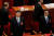 시진핑 중국 국가주석(왼쪽)과 리커창 총리가 28일 전국인민대표대회 폐막식 행사에 참석해 나란히 서 있다. [로이터=연합]