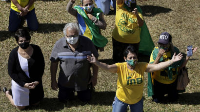 브라질 축구 상징 ‘노란 유니폼’ 퇴출 위기 몰린 황당한 이유