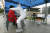서울 중구 남대문시장의 한 상가에서 신종 코로나바이러스 감염증(코로나19) 확진자가 발생한 가운데 10일 오전 시장에 마련된 임시선별진료소에서 시민들이 코로나 검사를 받고 있다. 김성룡 기자