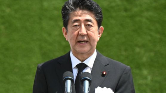코로나 번지는데 총리 뭐하나, 일본 국민 78% “아베 지도력 불신”