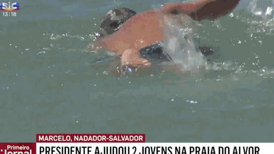 [영상]70대 포르투갈 대통령, 바다에 빠진 여성 직접 구했다