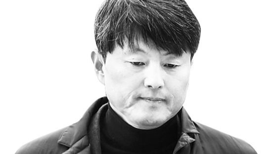 '유재수사건' 폭탄 돌리기인가···靑·금융위 낯뜨거운 네탓 공방