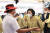 박영선 장관이 18일 전남 구례5일시장을 방문했다. 사진 중기부
