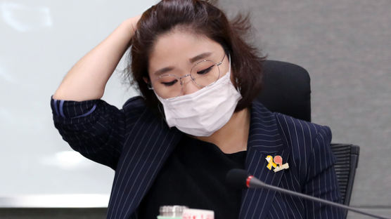 용혜인, ‘확진자 간접접촉’ 우려에 국세청장 청문회 도중 이석
