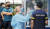 19일 광복절 집회의 질서유지를 담당했던 경찰 대원들이 서울 중구 서울지방경찰청 기동본부에 마련된 선별진료소에서 코로나19 진단검사를 받고 있다. 뉴스1