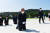 미래통합당 김종인 비상대책위원장이 19일 오전 광주 북구 국립 5·18 민주묘지에서 무릎을 꿇고 참배하고 있다. 연합뉴스