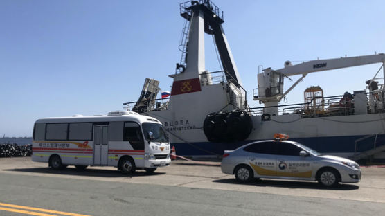 확진자 나온 러시아 어선서 선원 2명 도주…경찰 “추적 중”
