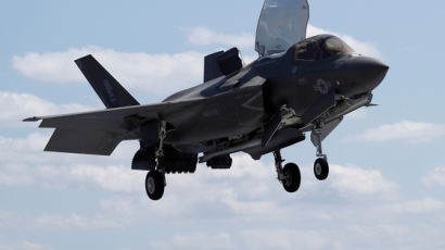 [단독] 'F-35' 40대 추가 구입…20대는 수직이착륙 경항모용 