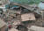 24일 인도 중서부 마하라슈트라주 레이가드 마하드시에서 5층 아파트가 무너져 100명 넘게 매몰됐다. 로이터=연합뉴스