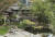 지난해 4월 임시 개방 당시 시민들이 성락원을 살펴보는 모습.  성락원은 서울에 남아있는 유일한 한국의 전통정원으로 26일 문화재청은 '서울 성북동 별서'라는 이름으로 명승에 재지정했다. [뉴스1]