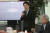 김병민 미래통합당 정강정책개정특위 위원장(왼쪽)이 8월 13일 국회에서 기본소득을 명시한 새 정강정책을 발표했다.