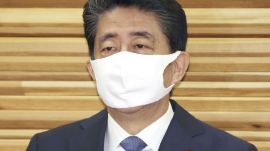 아베 두번 꺾은 '궤양성 대장염' ···일본인 22만명 앓는 난치병