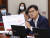 김영식 미래통합당 의원이 지난달 20일 국회에서 열린 한상혁 방송통신위원장 후보자 인사청문회에서 질의하고 있다. [뉴스1]