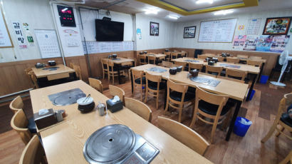 "야간영업 제한, 장사 접으란 말"···24시간 음식점들 '곡소리'