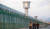  수많은 위구르인이 강제 수용소에 갇혀 있다. ⓒ로이터