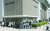 샤넬이 가격 인상을 예고한 가운데 지난 13일 오전 서울 중구 롯데백화점 본점 명품관 앞에 고객들이 줄을 서고 있다. 연합뉴스