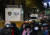 문재인하야범국민투쟁본부 집회가 열린 청와대 앞 효자로에 경찰이 소음측정 차량을 배치했다. 연합뉴스
