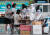 2일 오전 신종 코로나바이러스 감염증(코로나19) 확진자가 발생한 서울 광진구 자양동 혜민병원에 마련된 선별진료소에서 병원 관계자들이 검사를 받고 있다. 뉴스1