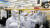 이재용 삼성전자 부회장이 7월 30일 충남 아산시 삼성전자 온양사업장을 찾아 반도체 패키징 라인을 살펴보고 있다. [중앙포토]