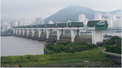 하이선 영항 부산 낙동강 하굿둑 완전 개방…상류 유입량 증가