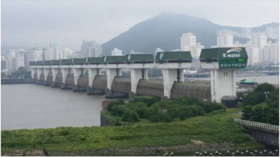하이선 영항 부산 낙동강 하굿둑 완전 개방…상류 유입량 증가