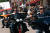 지난달 8일 미국 사우스다코타주 스터지스에서 열린 ‘스터지스 모터사이클 랠리’ 참가자들이 마스크도 쓰지 않은 채 할리데이비슨 오토바이를 타고 행진하고 있다. [AFP=연합뉴스]
