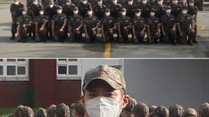 ‘해군 입대’ 박보검, 훈련소 모습 공개…단체사진 보니 