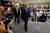 차기 총리로 유력한 스가 요시히데 관방장관이 지난 2일 자민당 총재선거 출마 의사를 밝히기 위해 기자회견장에 들어서고 있다. [로이터=연합뉴스]