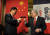시진핑 중국 국가 주석(왼쪽)이 테리 브랜스태드 당시 아이오와 주지사(오른쪽)와 2012년 만나 건배하고 있다. 2016년 도널드 트럼프 대통령은 브랜스태드를 주중 미국대사로 임명했다. [EPA=연합뉴스]