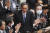스가 요시히데 일본 신임 총리가 16일 오후 일본 중의원에서 총리 지명 표결을 통과한 뒤 인사를 하고 있다. [AP=연합뉴스]