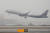 러시아 모스코바 셰레메티예보 국제공항에서 러시아 국적기 아에로플로트 여객기가 이륙하는 모습. [로이터=연합뉴스]