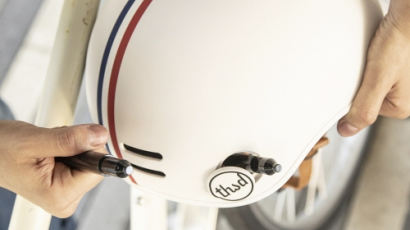 친구를 자전거 사고로 잃은 후 만든 ‘따우전드 헬멧’…이름의 뜻은?