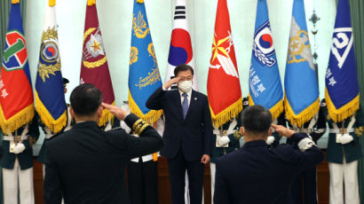 文, 국방 전략 핵심으로 "한·미동맹 존중한 전작권 전환" 제시