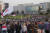23일 벨라루스 민스크에서 루카셴코 대통령의 취임에 반대하는 집회가 열리고 있다. AP통신=연합뉴스