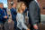 2019년 8월 27일 배우 로리 러플린과 남편 모시모 지아눌리가 공판을 마친 후 미국 보스턴 연방법원을 나서고 있다. [AFP=연합뉴스]