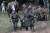  러시아인들이 20 일 ( 현지시간 )  타타르스텐 베르흐니 우슬론 마을에서 제 2 차 세계 대전 재현 행사를 하고 있다 .[TASS= 연합뉴스 ] 