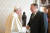 프란치스코 교황이 2019년 10월 유럽 순방 중 바티칸을 방문한 마이크 폼페이오 미국 국무장관을 접견하는 모습. [EPA=연합뉴스] 