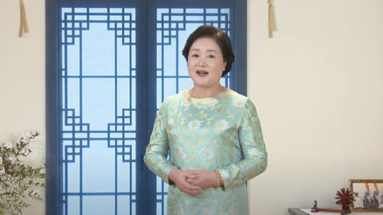 김정숙, 간디 기념식 영상축사…인도 전통복장 입고 "나마스떼"