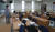강남 종로학원에서는 코로나19 확산을 예방하기 위해 강사가 실시간 원격 수업을 하고 있다. 우상조 기자
