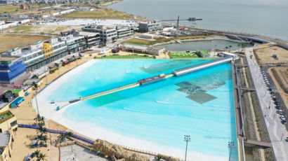 시흥 거북섬에서 서핑을…세계 최대 인공서핑 '웨이브파크' 개장