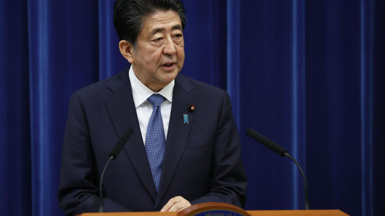 아베 전 총리, 도쿄올림픽조직위 명예최고고문 맡는다