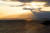해 질 녘에도 윤슬이 든다. 해 질 녘의 바다는 금빛으로 반짝인다. 일본 세토내해에서 촬영했다. 손민호 기자 