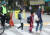 사회적 거리두기가 1단계로 하향 조정된 가운데 12일 오전 서울 노원구에서 초등학생들이 등교를 하고 있다. 뉴스1