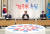 문재인 대통령(가운데)이 13일 오전 청와대에서 열린 제2차 한국판 뉴딜 전략회의를 주재하고 있다. 연합뉴스