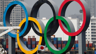 日 정부는 올림픽 강행한다는데 국민 절반 "재연기하거나 취소해야"
