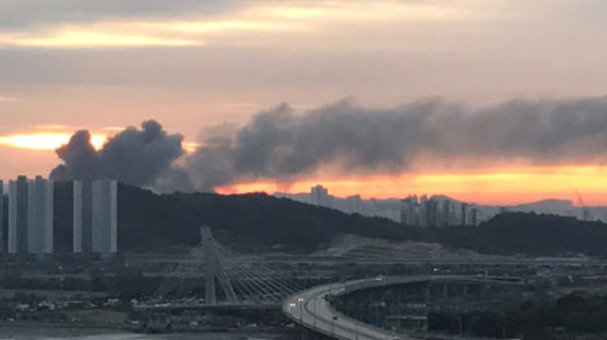 인천 남동공단 공장서 화재 1시간 만에 큰 불길 잡아…소방관 1명 부상