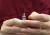 독감 무료예방접종이 재개된 13일 서울 양천구의 한 이비인후과 의원에서 의사가 독감 예방 접종을 준비하고 있다. 연합뉴스