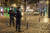 프랑스에서는 코로나19 확산을 막기 위해 야간 통행금지가 실시되고 있는 가운데 지난 17일 프랑스 북부 릴에서 경찰이 통행 금지 시간에 순찰하고 있다. 신화=연합뉴스