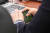강훈식 더불어민주당 의원이 22일 서울 여의도 국회에서 열린 산업통상자원중소벤처기업위원회의 산업통상자원부에 대한 종합감사에서 국감 도중 자신의 휴대전화로 모바일 게임을 하고 있다. 뉴스1
