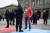 지난 18일(현지시간) 스위스 베른 의회 앞에서 코로나19 방역 조치에 항의하는 시위를 경찰이 제압하는 모습. AFP=연합뉴스